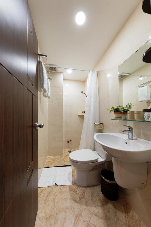 Готель Chez Mimosa Boutique - New Address 135 Tran Hung Dao Хошимін Екстер'єр фото